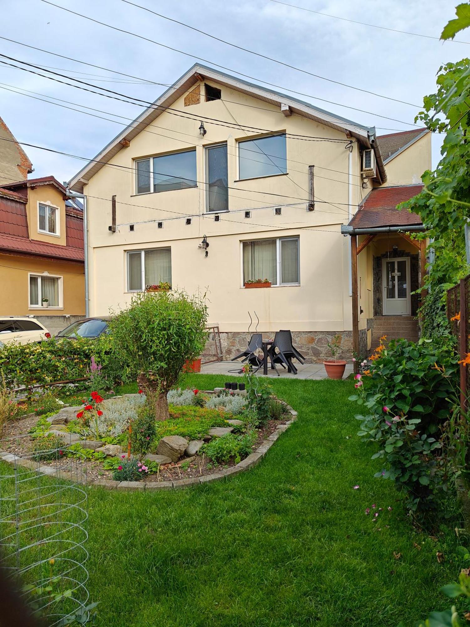 Transsylvanian Wolves Apartment